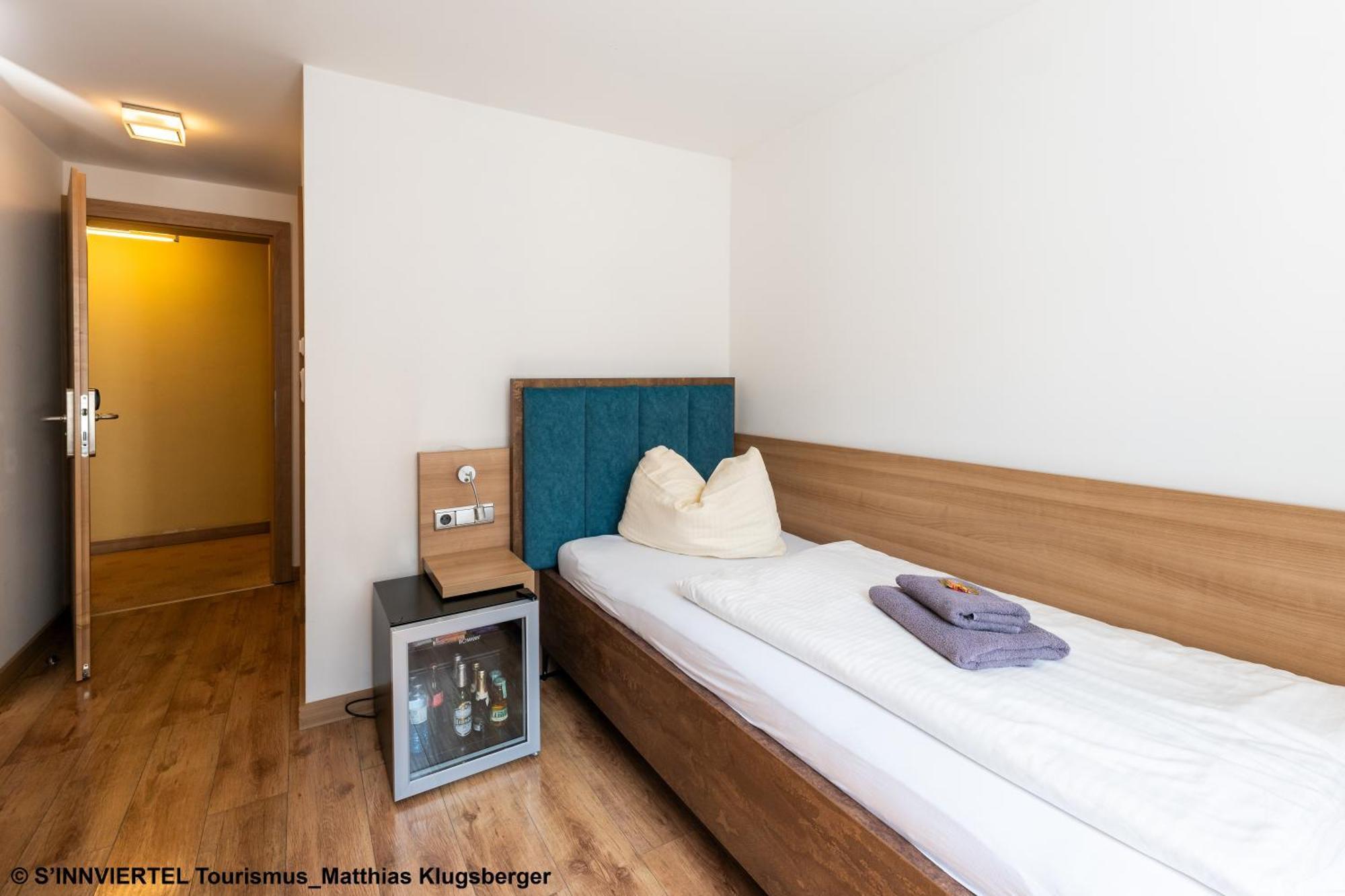 אוברנברג אם אין Hotel Gasthof Zur Post מראה חיצוני תמונה