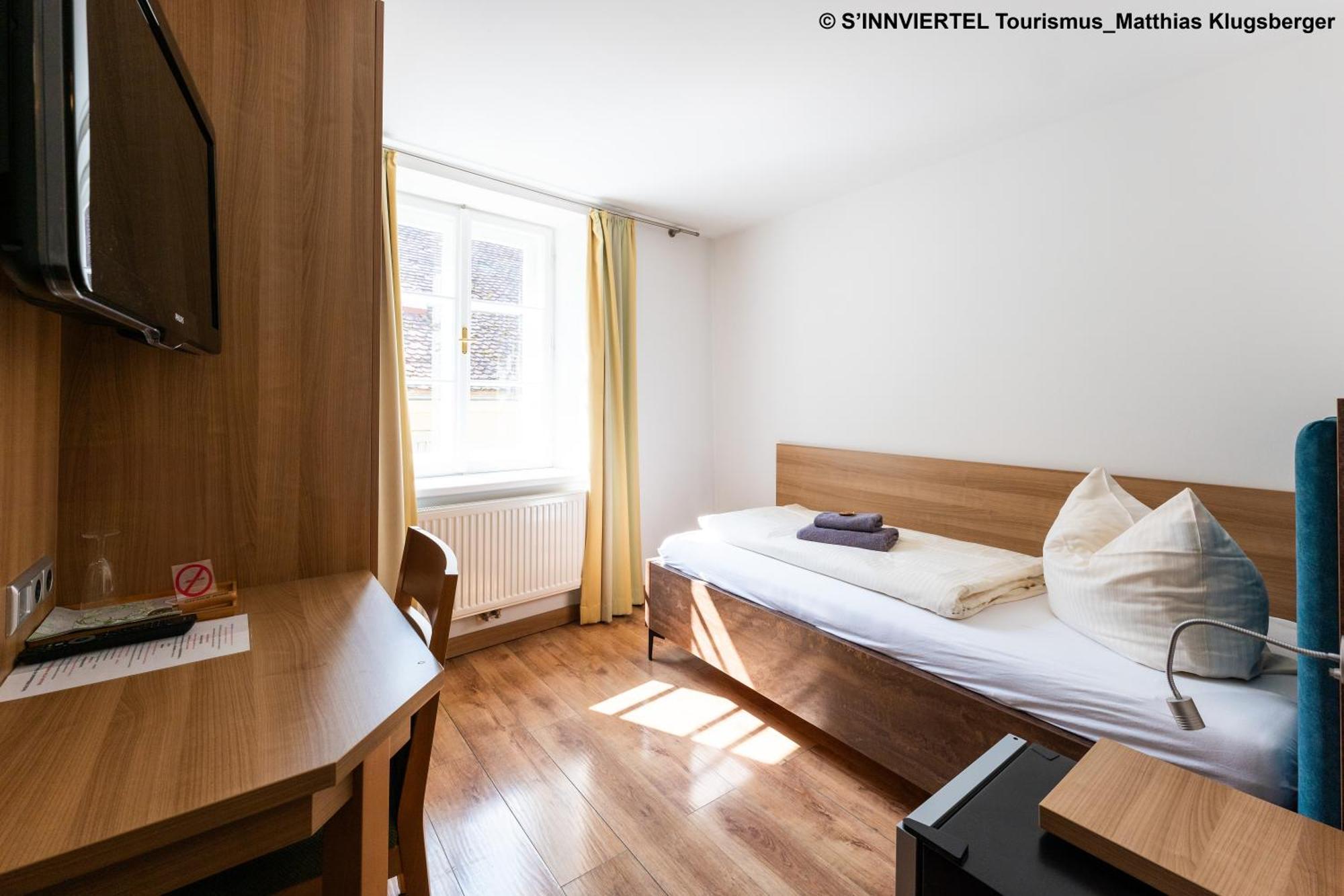 אוברנברג אם אין Hotel Gasthof Zur Post מראה חיצוני תמונה