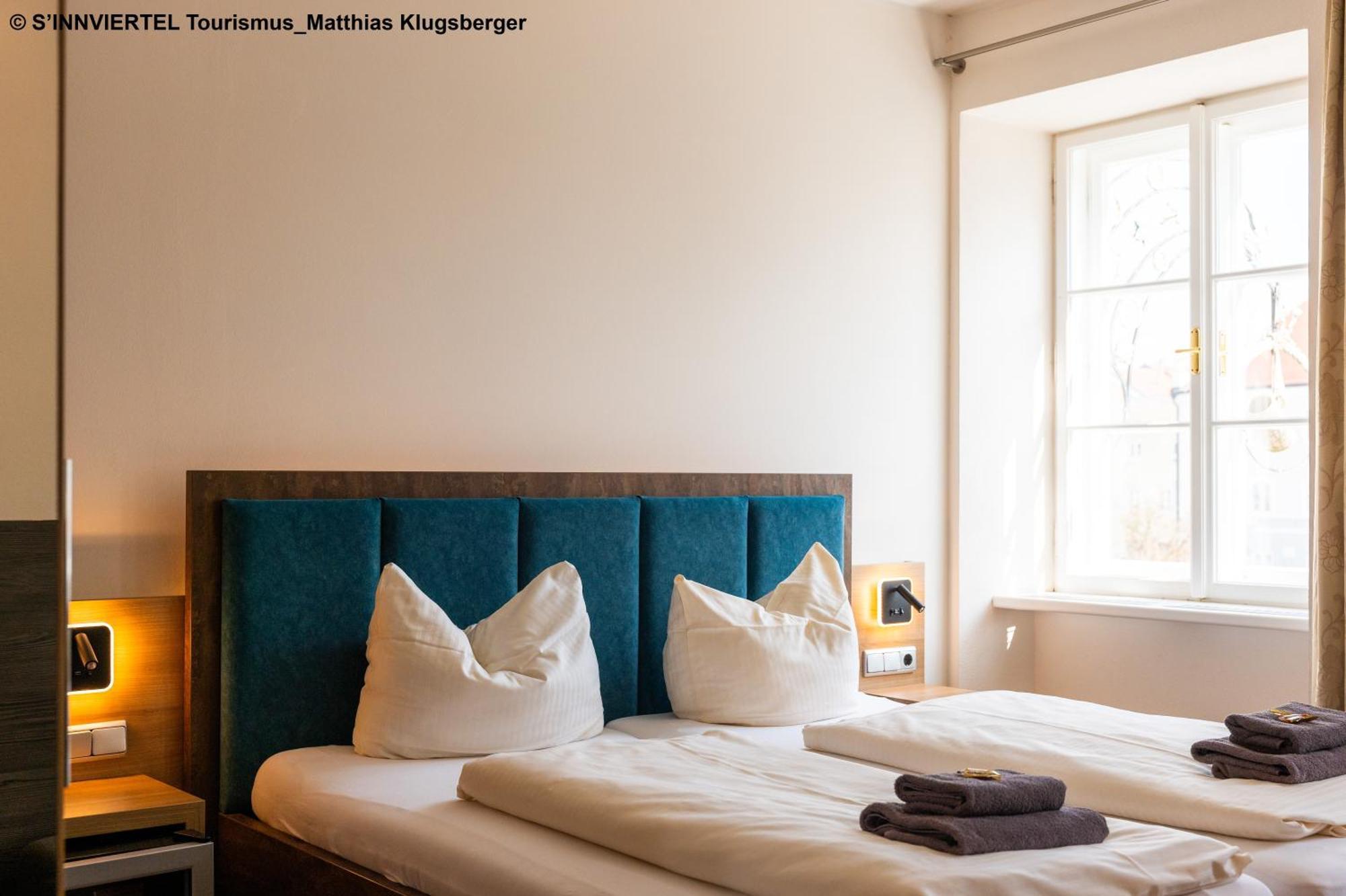 אוברנברג אם אין Hotel Gasthof Zur Post מראה חיצוני תמונה